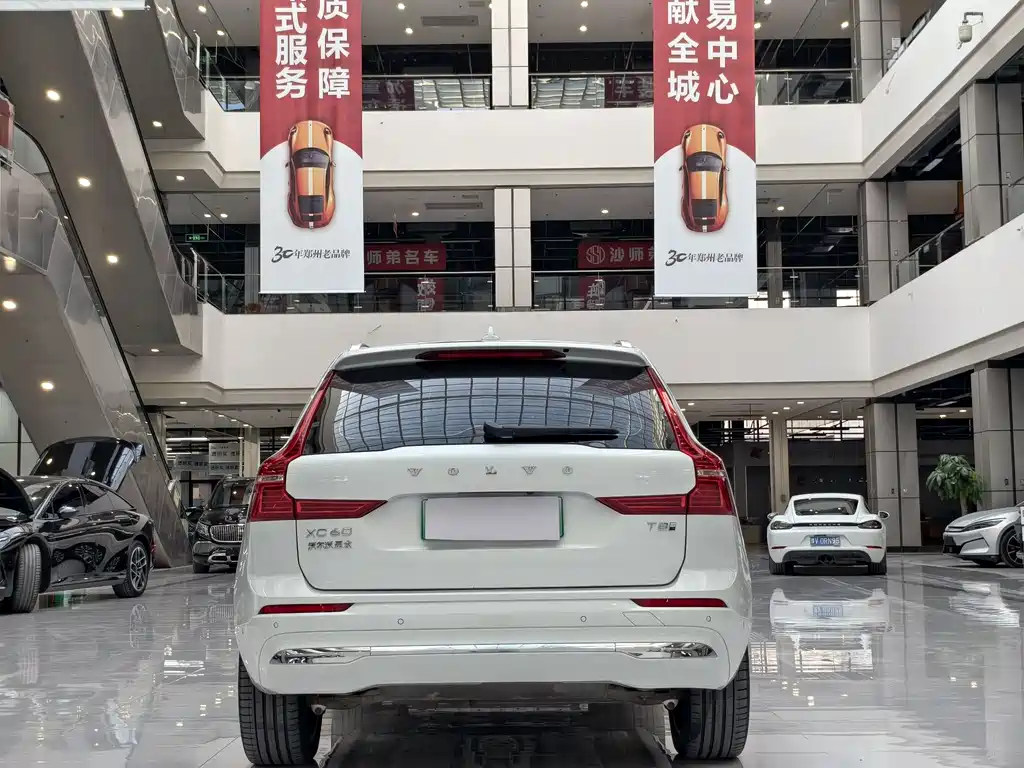 Volvo XC60 2025