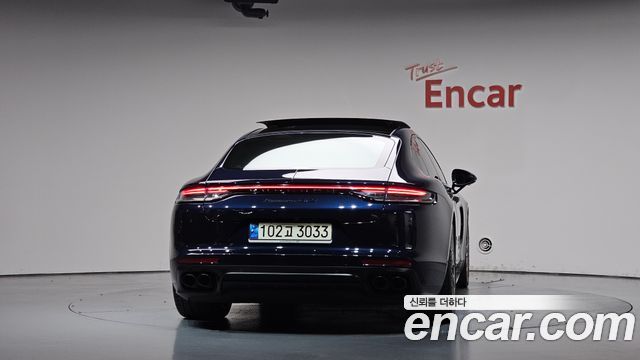 Porsche Panamera 2021