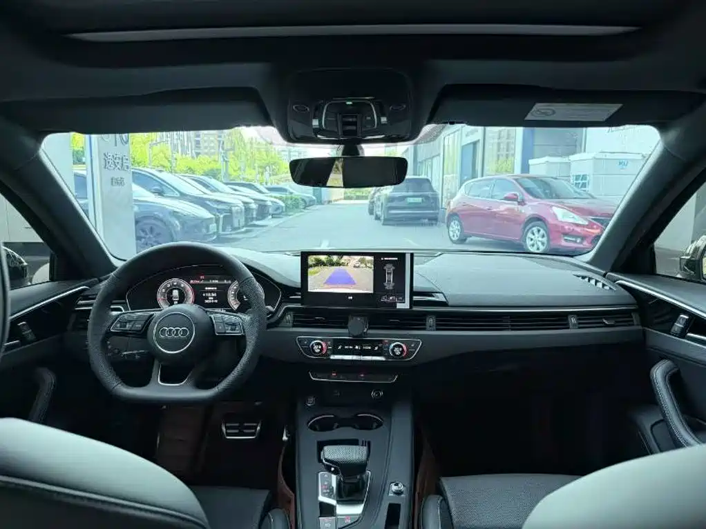 Audi A4 2025