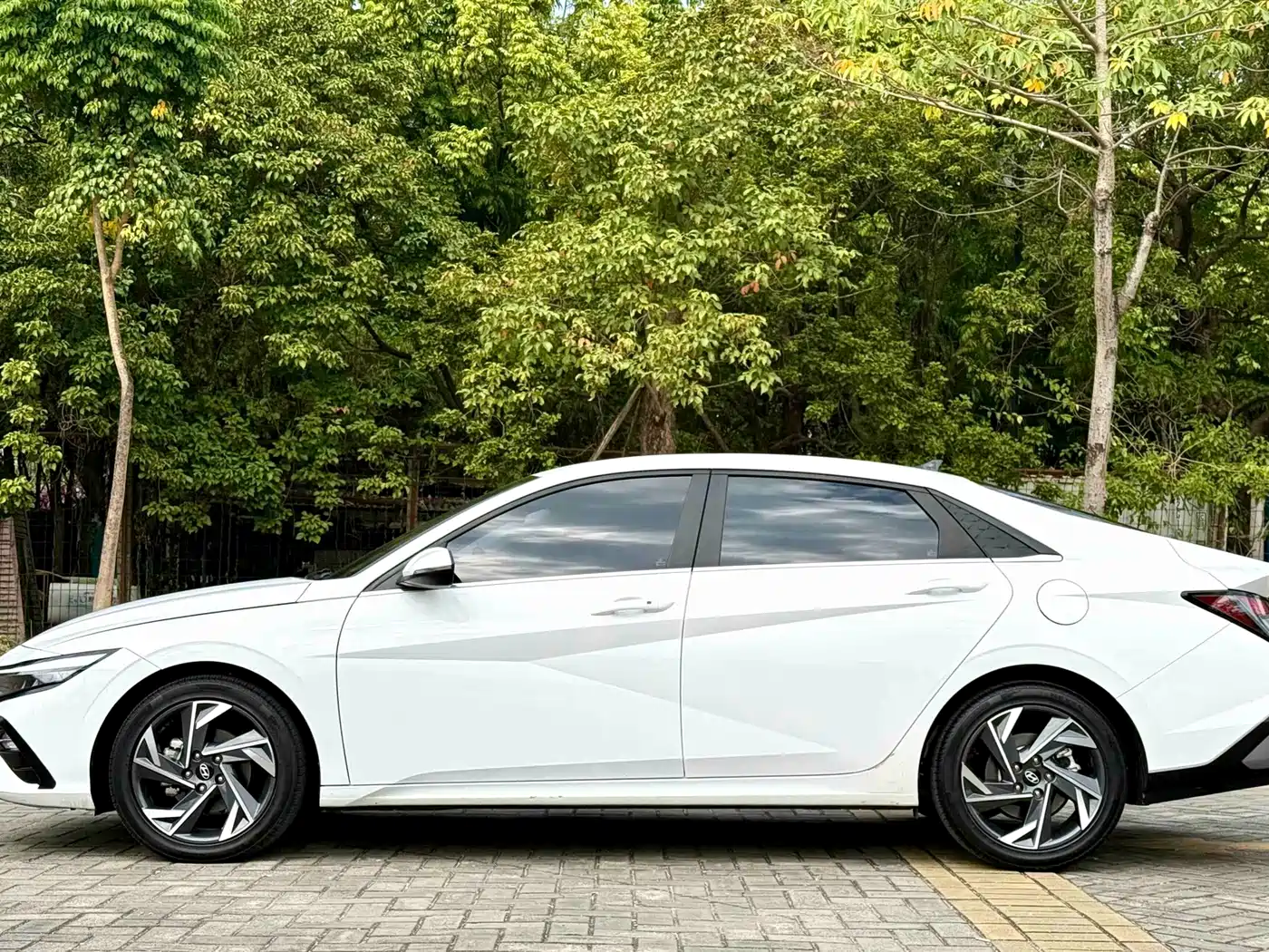 Hyundai Elantra 2024