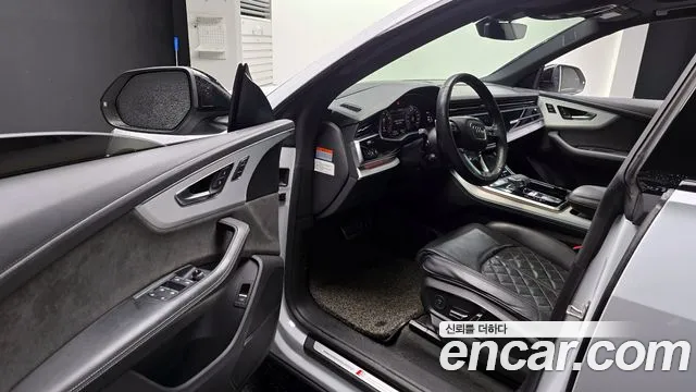 Audi Q8 2021