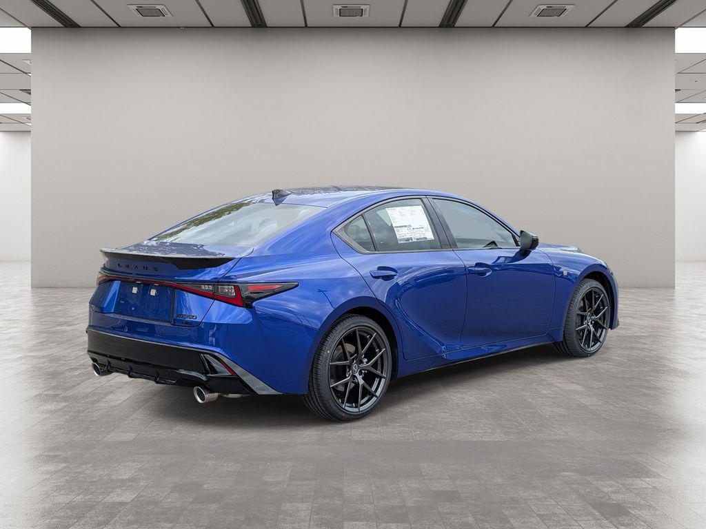 Lexus IS 2026