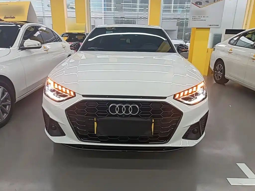Audi A4 2023