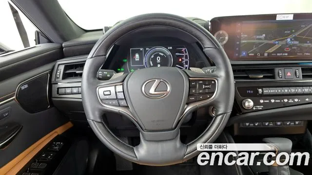 Lexus ES 2024