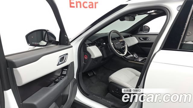 Land Rover Range Rover Velar 2026
