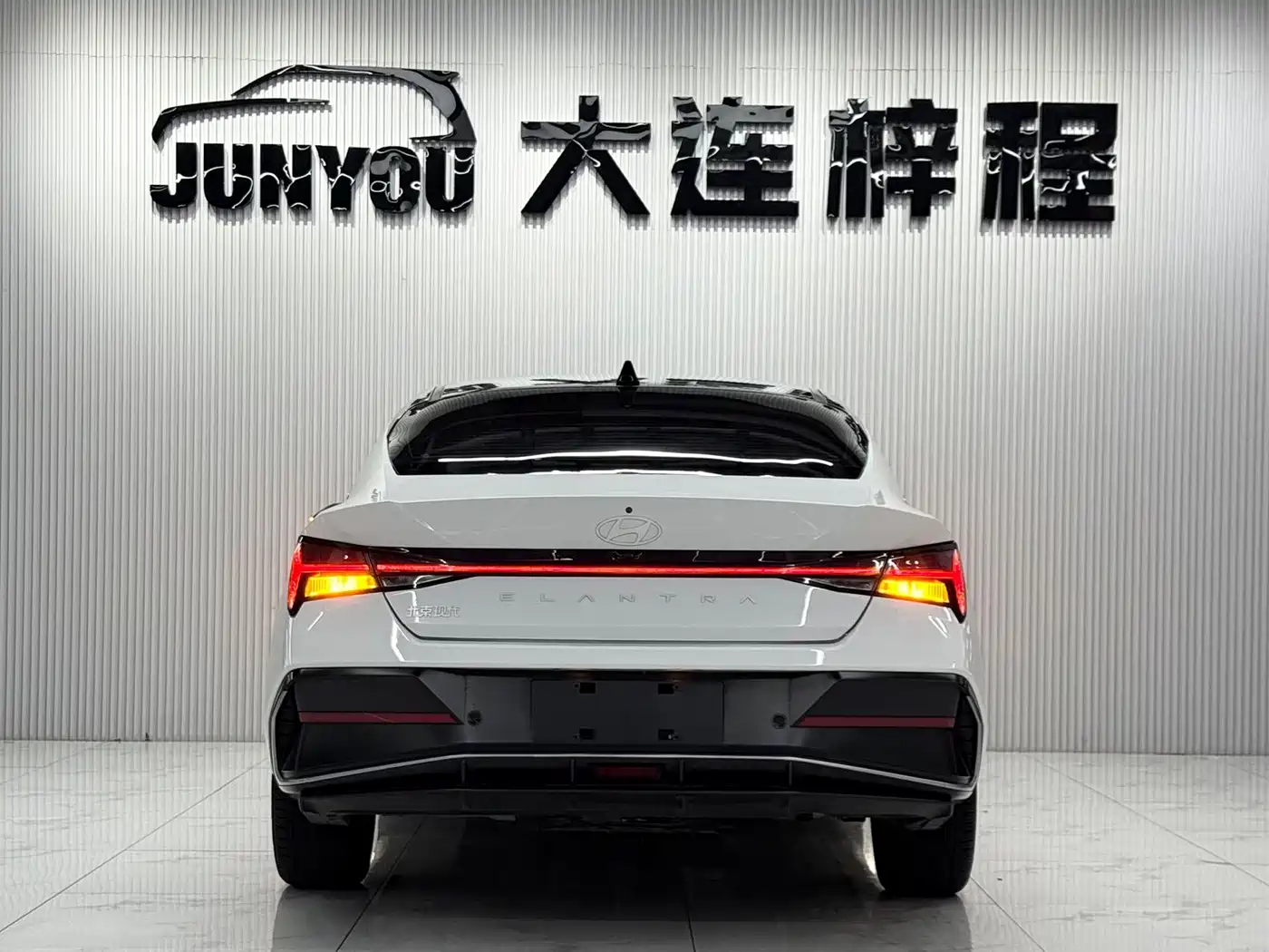 Hyundai Elantra 2023