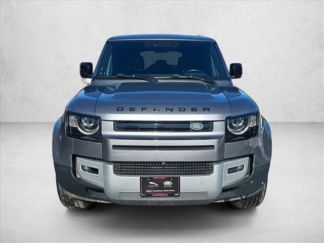 Land Rover Defender 2024