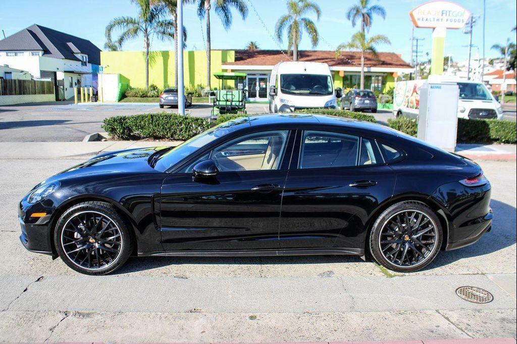 Porsche Panamera 2021