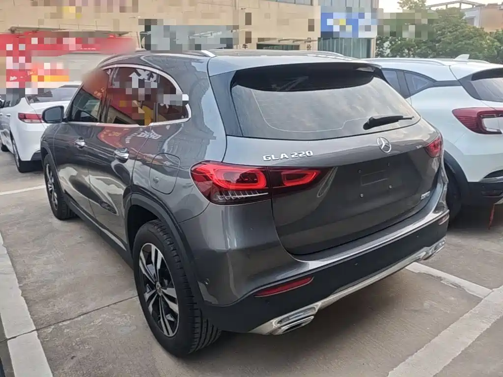 Mercedes-Benz GLA 2023