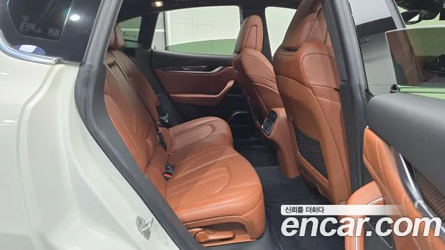 Maserati Levante 2021