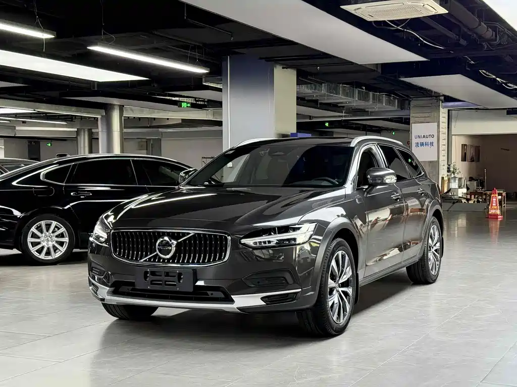 Volvo V90 2024