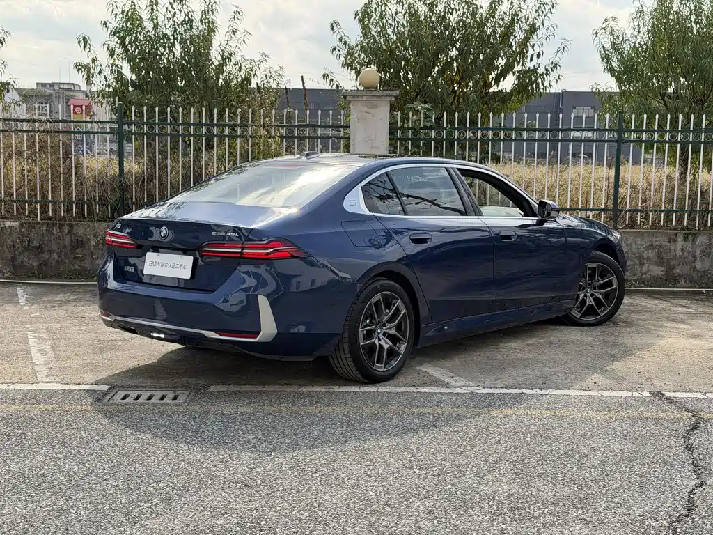 BMW i5 2024