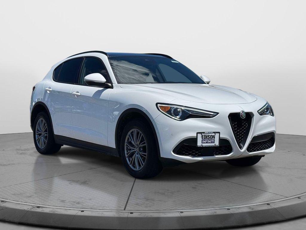 Alfa Romeo Stelvio 2023