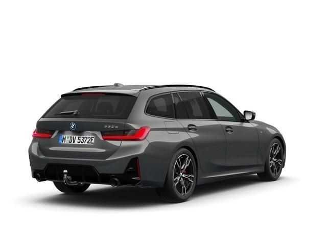 BMW 330 2025