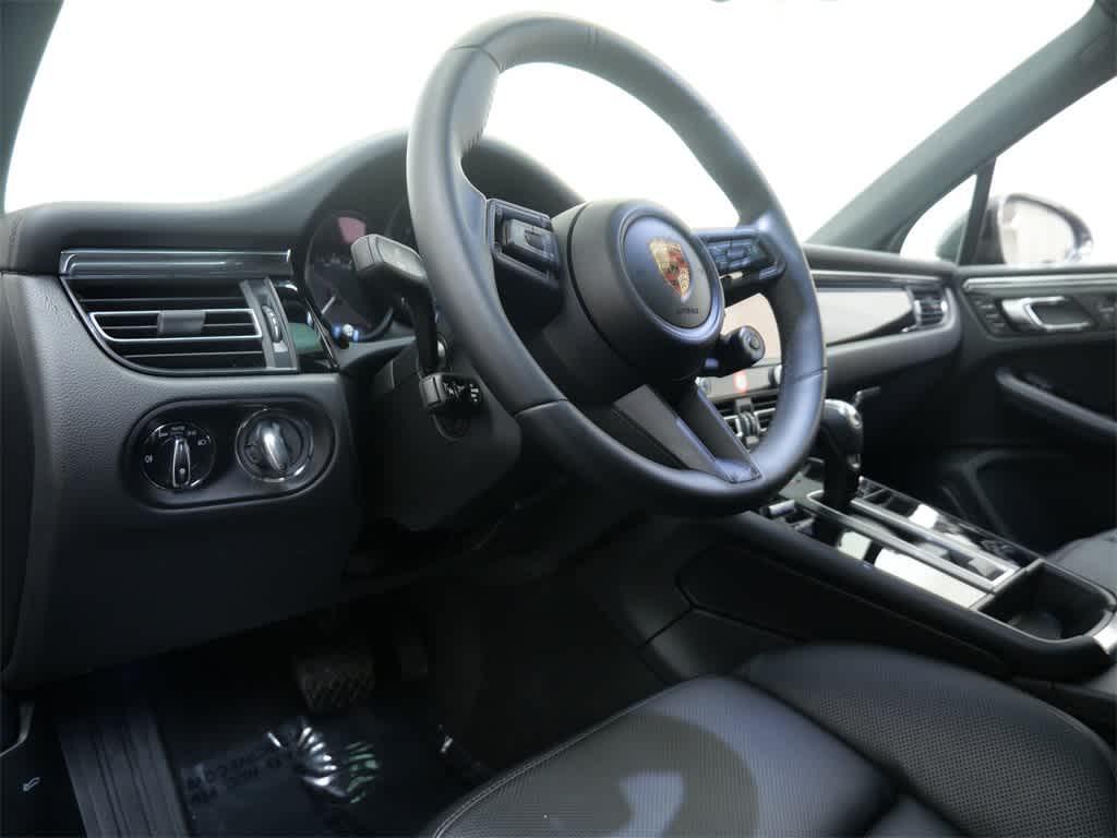 Porsche Macan 2025
