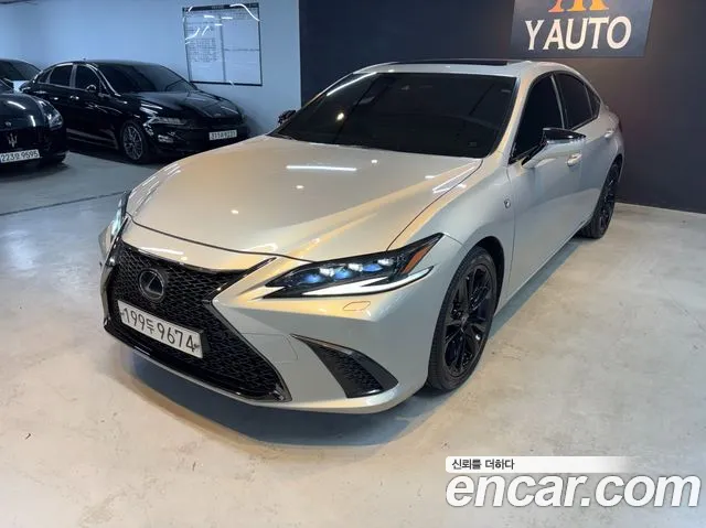 Lexus ES 2022
