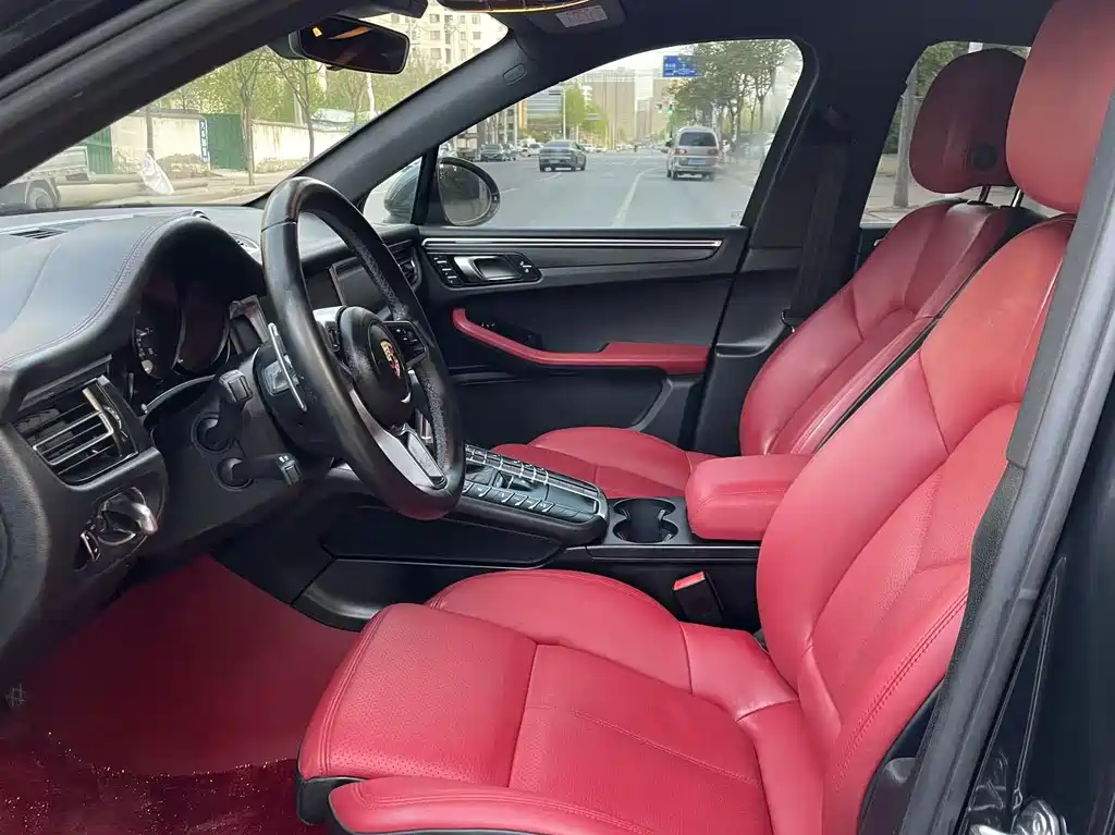 Porsche Macan 2021