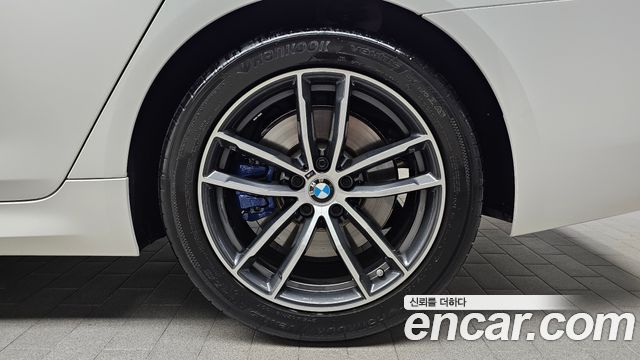 BMW 5 серии 2023