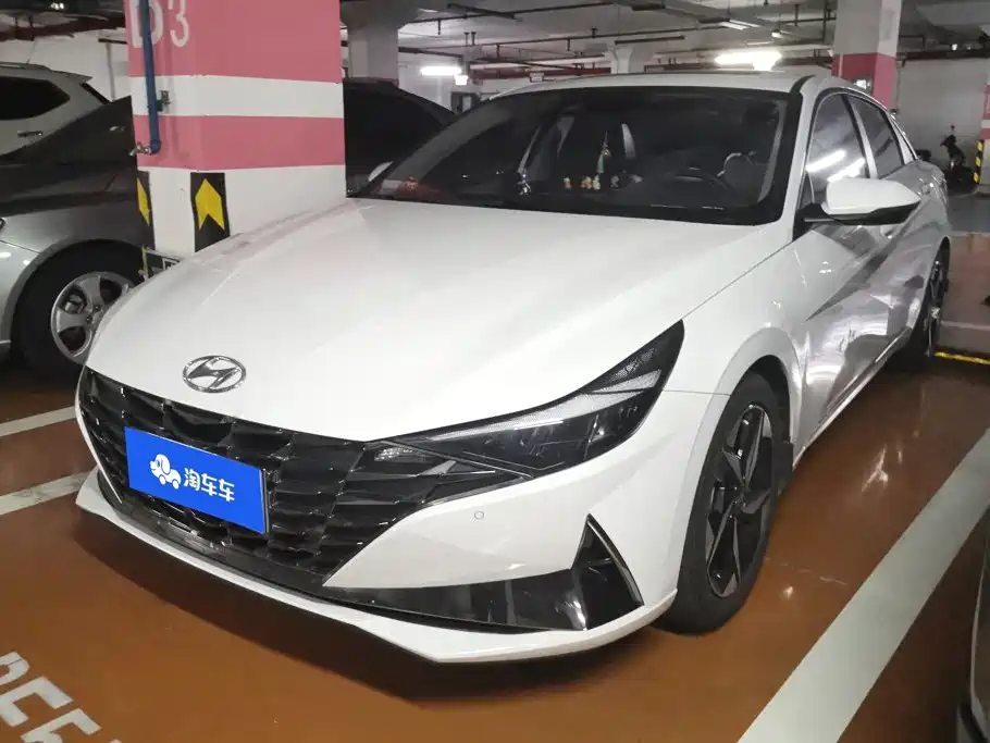 Hyundai Elantra 2023
