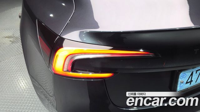 Tesla Model 3 2024