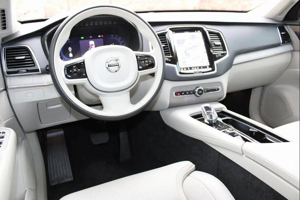 Volvo XC90 2025