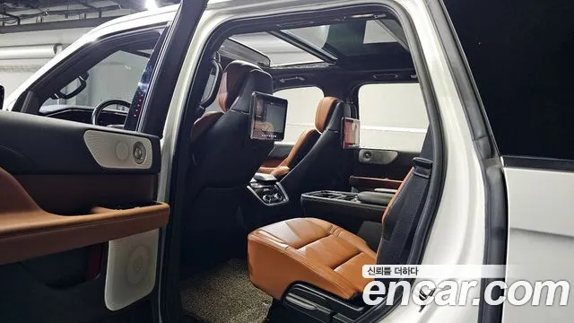 Lincoln Navigator 2021