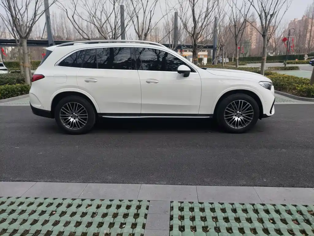 Mercedes-Benz GLC 2023