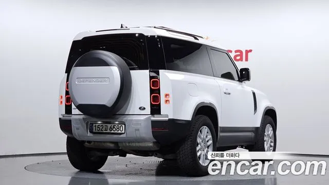 Land Rover Defender 2021