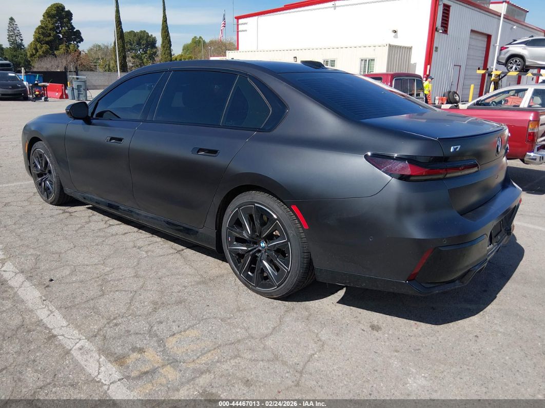 BMW i7 2025