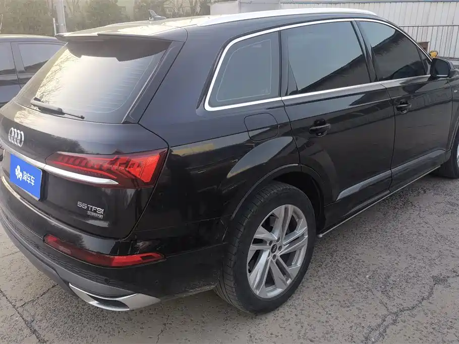 Audi Q7 2021