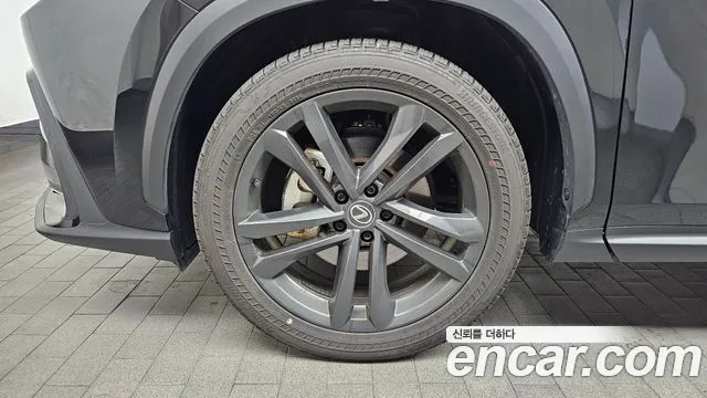 Lexus NX 2024