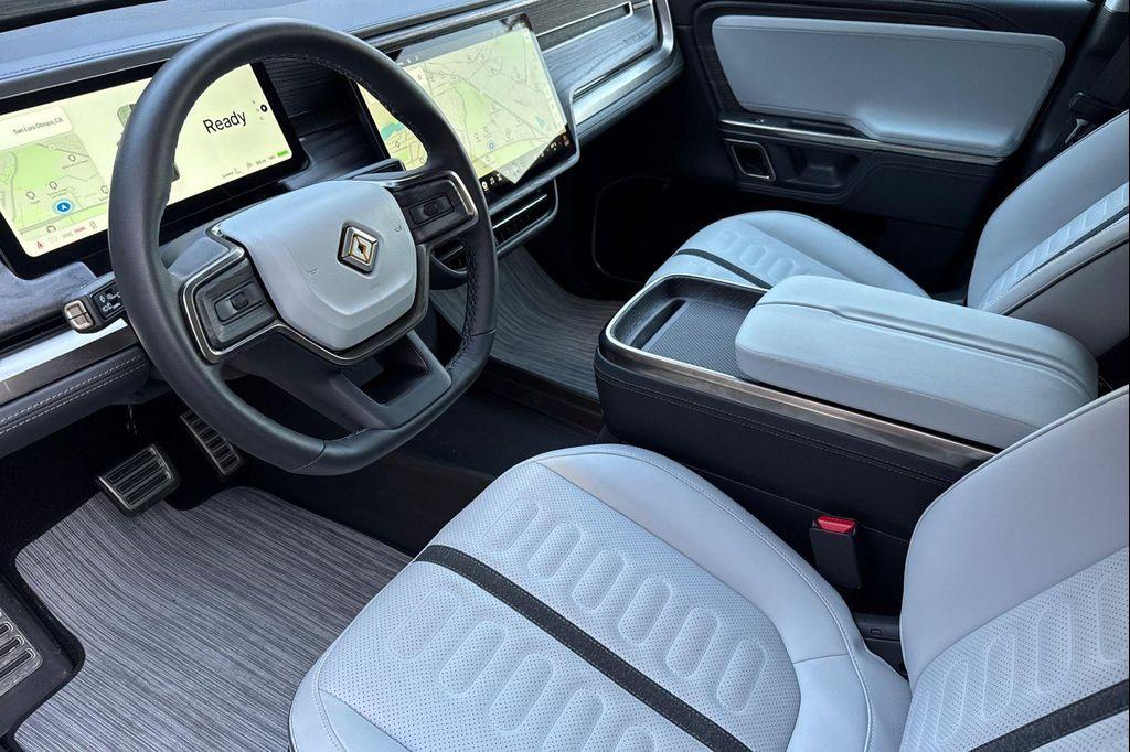 Rivian R1S 2023