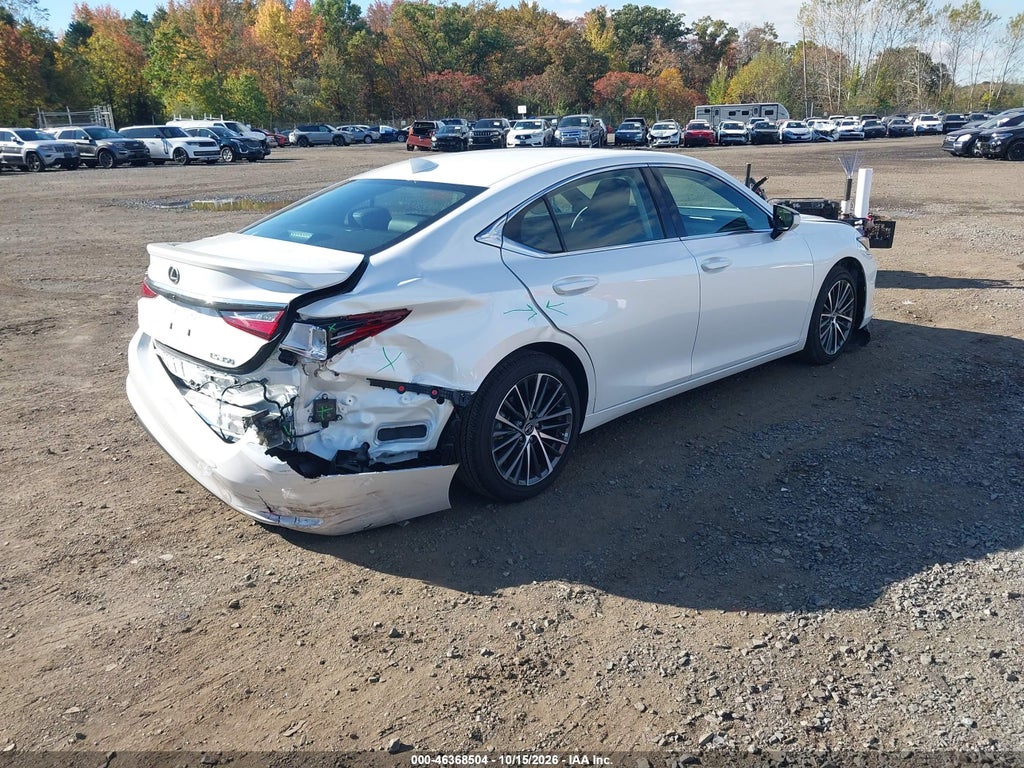 Lexus ES 2025