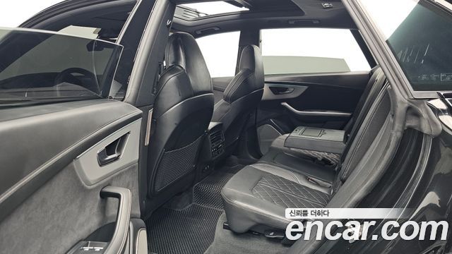 Audi Q8 2025