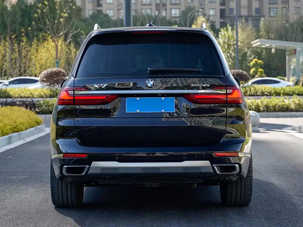 BMW X7 2023