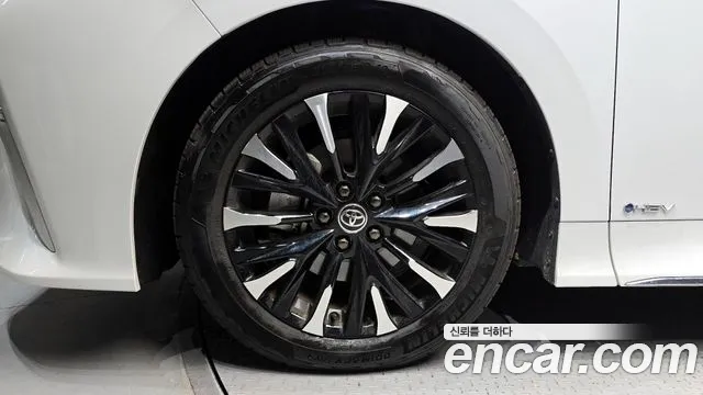Toyota Alphard 2024