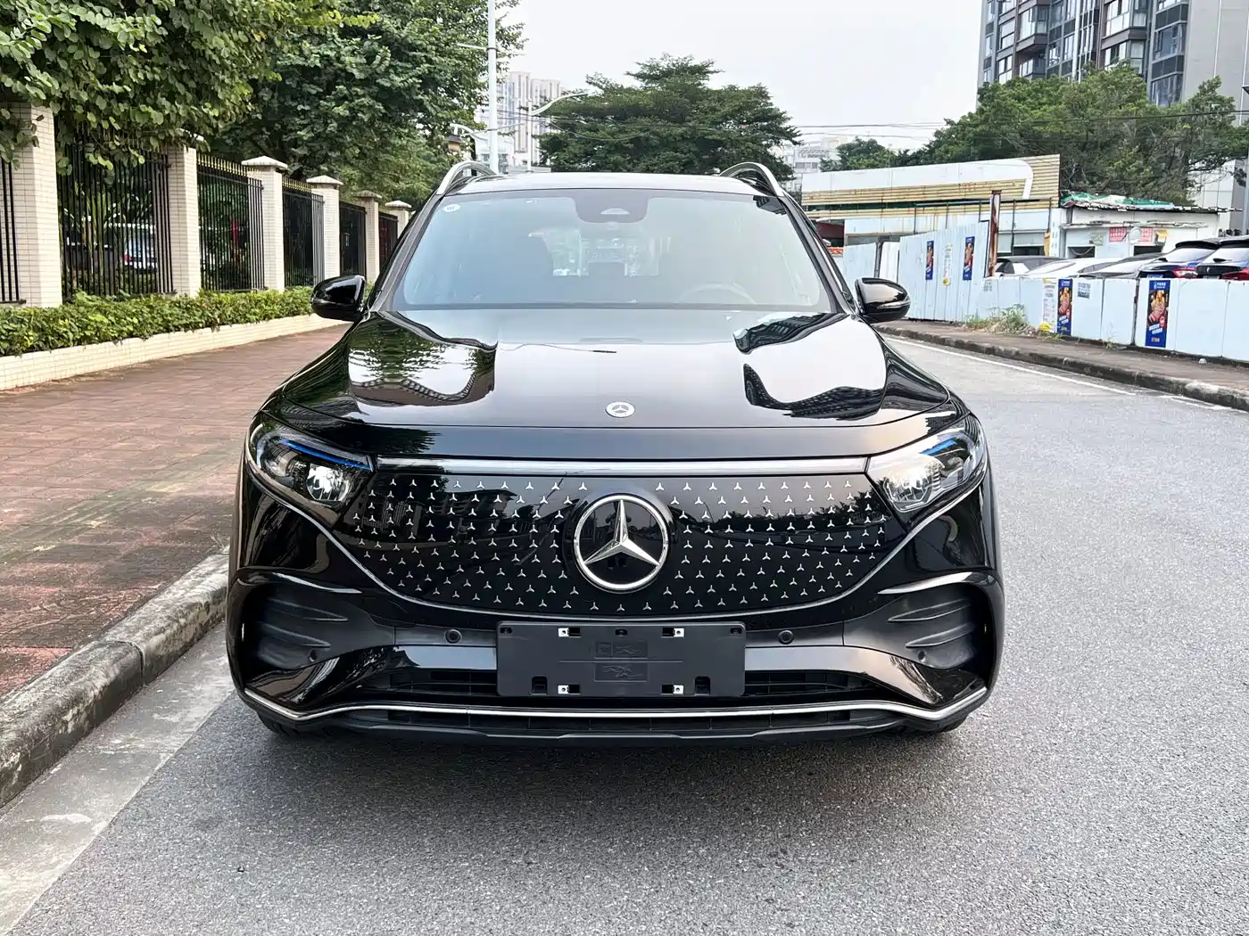 Mercedes-Benz EQB 2025