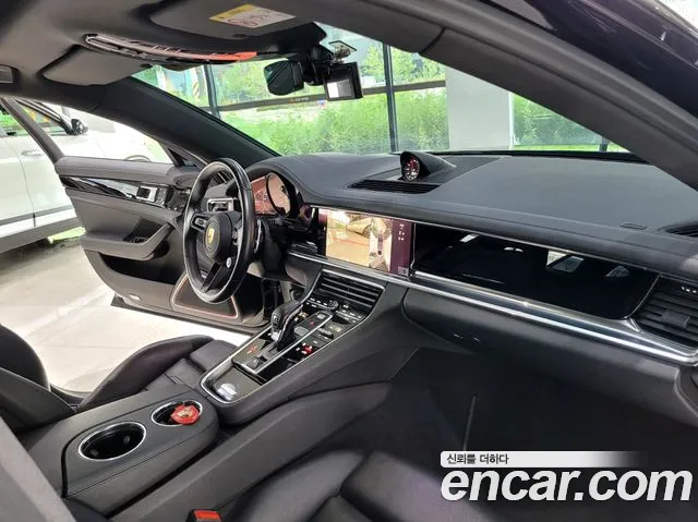 Porsche Panamera 2022