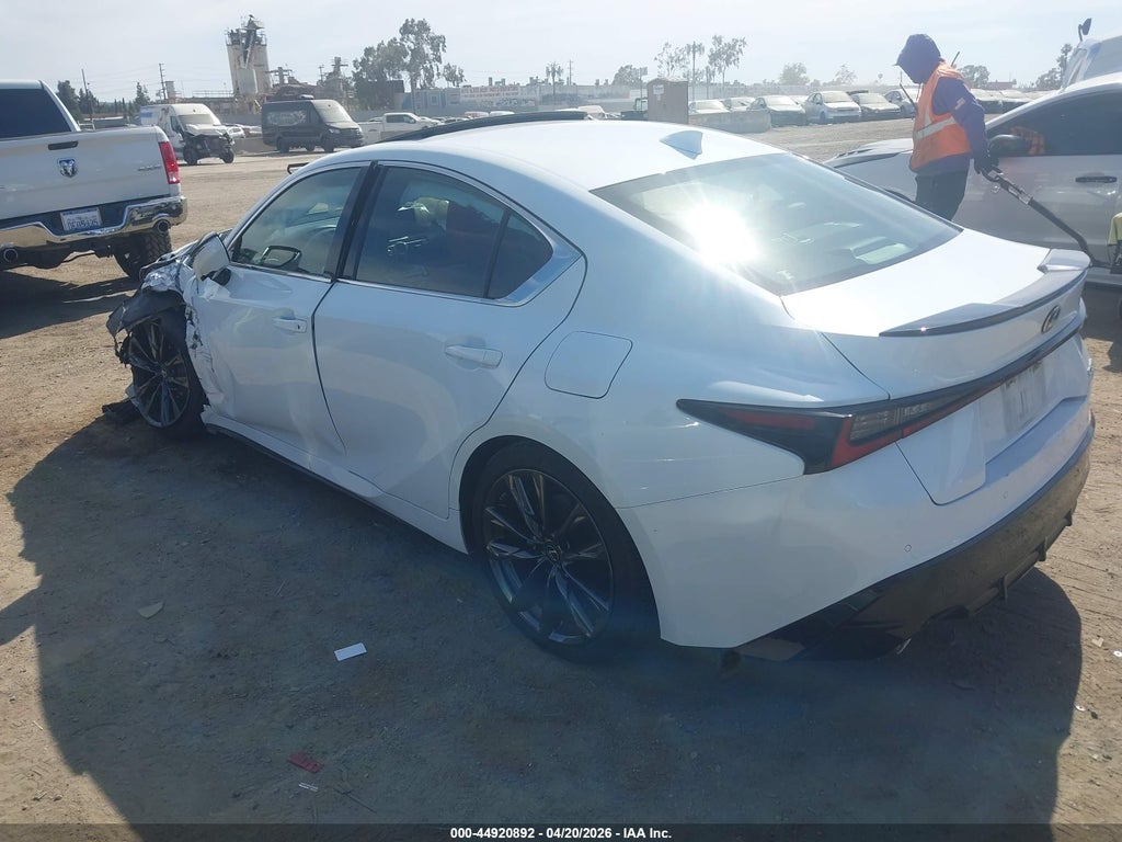 Lexus IS 2022