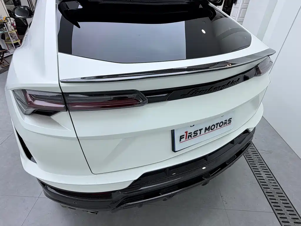 Lamborghini Urus 2024