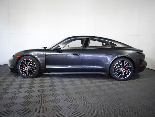 Porsche Taycan 2022