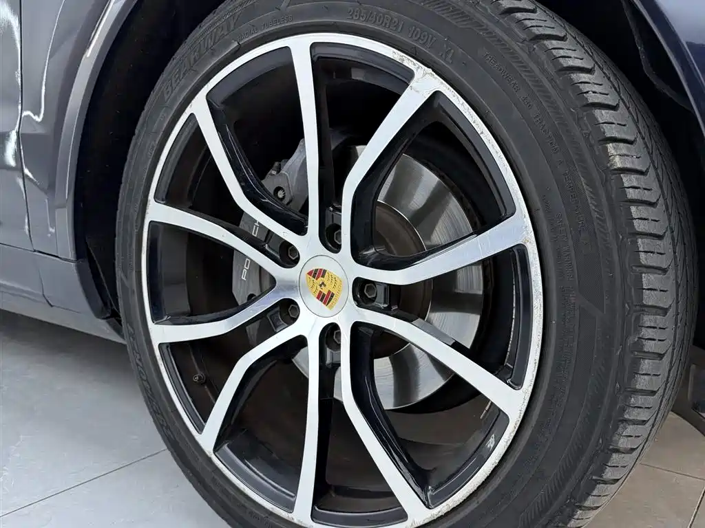 Porsche Cayenne 2023