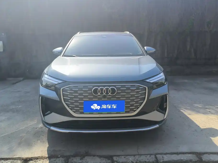 Audi Q4 e-tron 2025