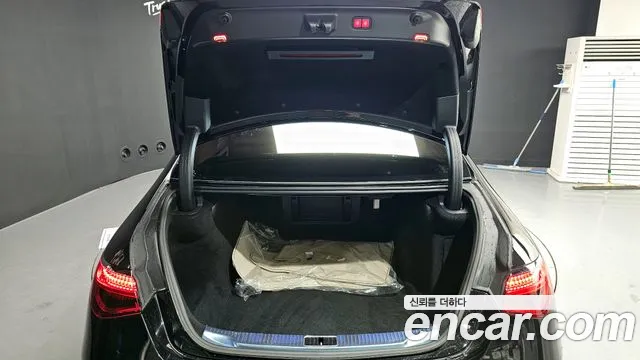 Mercedes-Benz S-Класс 2023