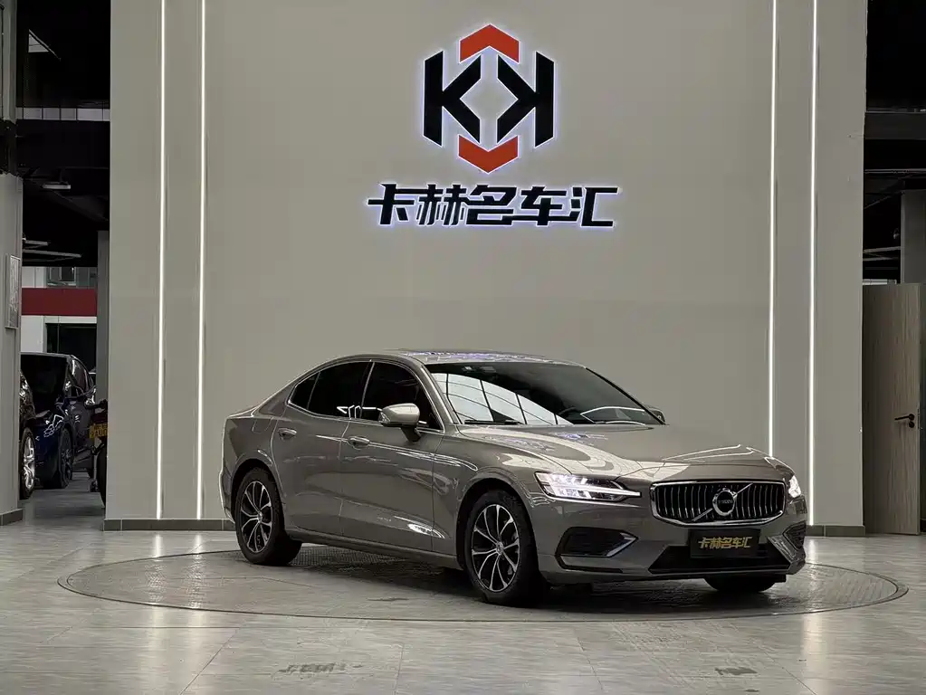 Volvo S60 2022