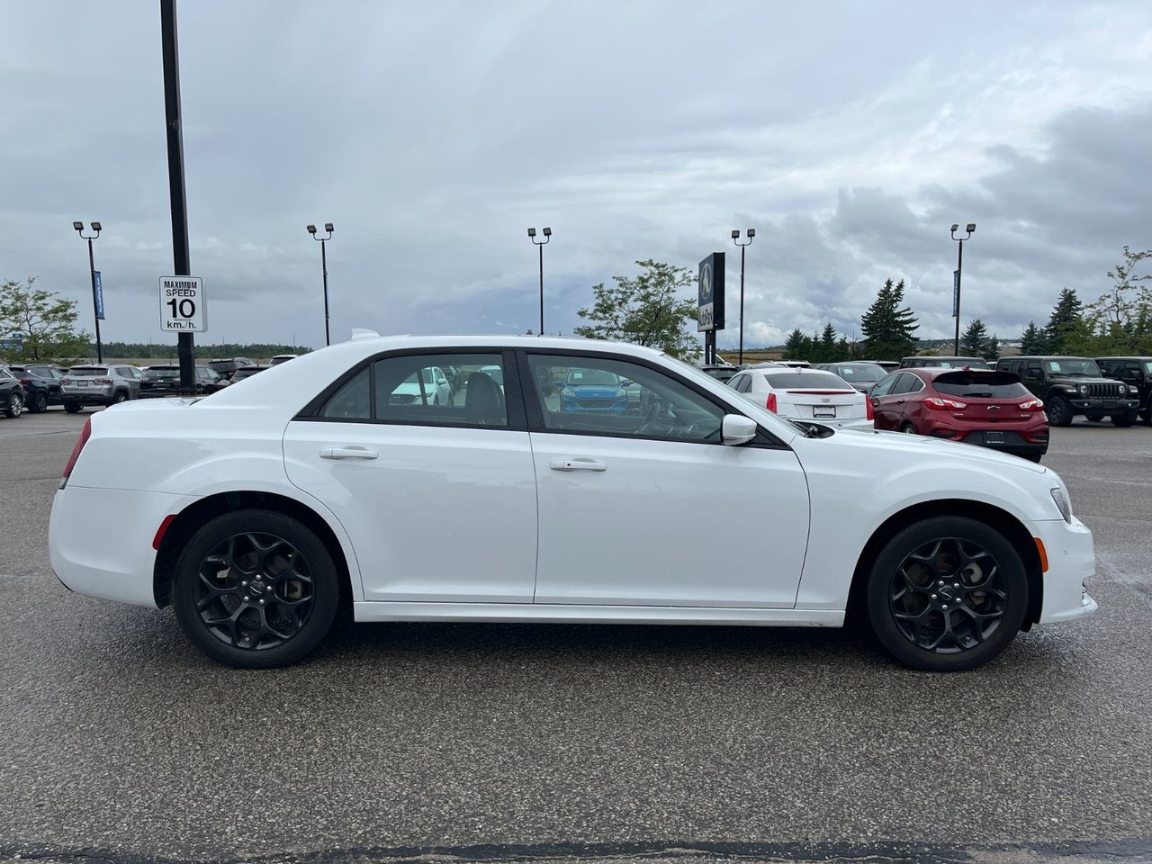 Chrysler 300 2023