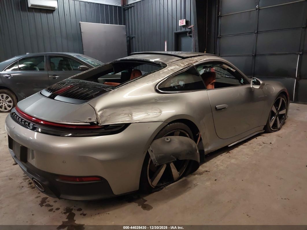 Porsche 911 2025