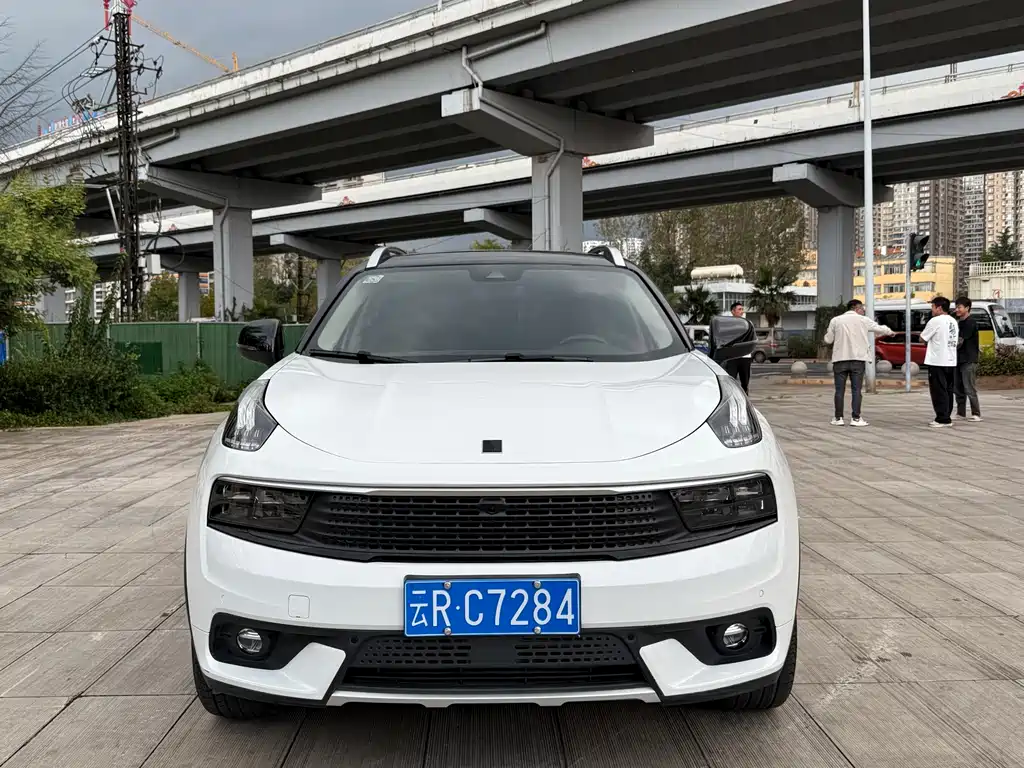 Lynk & Co 01 2020