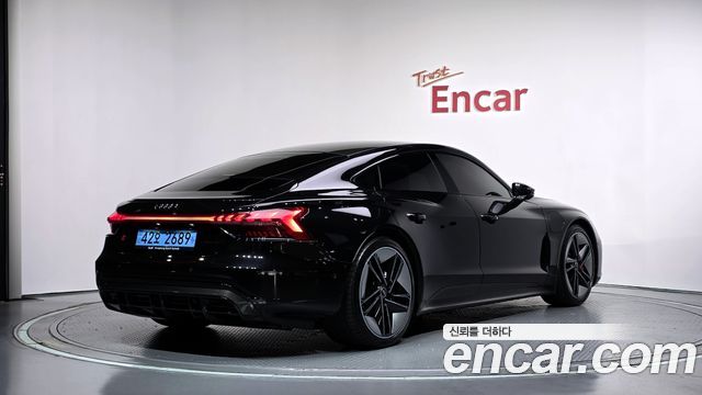 Audi RS e-tron GT 2023