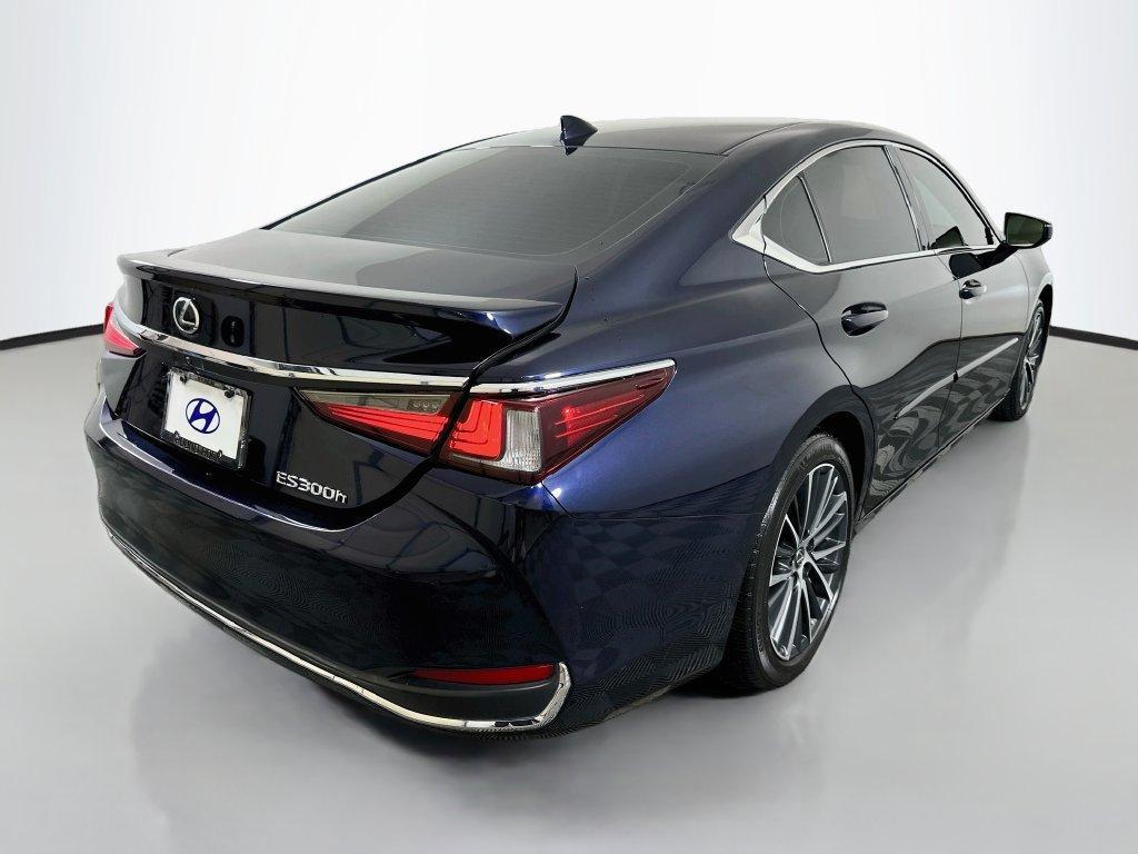Lexus ES 2025